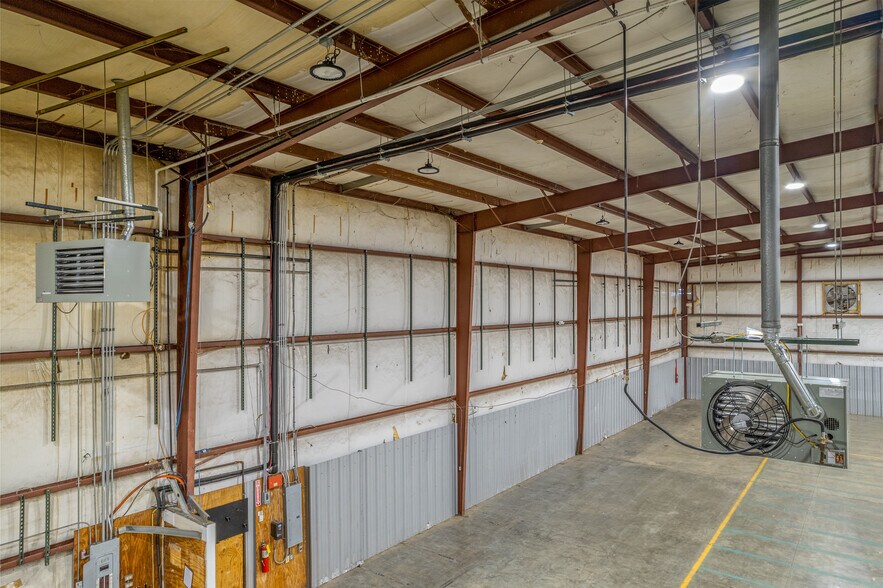 More Photos Of 120 McDougall Ct, Greenville Unknown For Lease