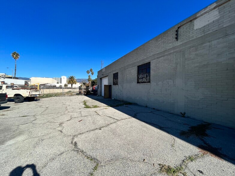 More Photos Of 112 N Arrowhead Ave, San Bernardino Warehouse For Lease