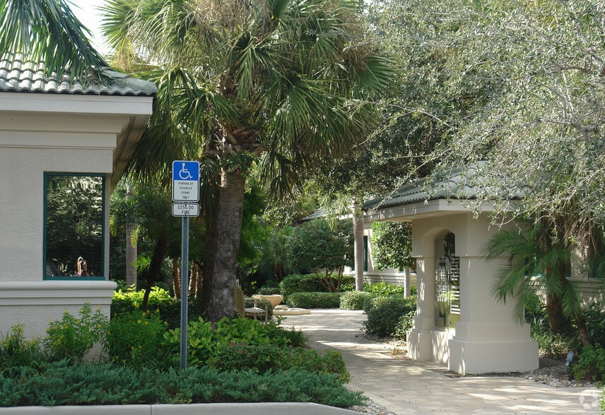 More Photos Of 2770 Horseshoe Dr S, Naples Office For Lease