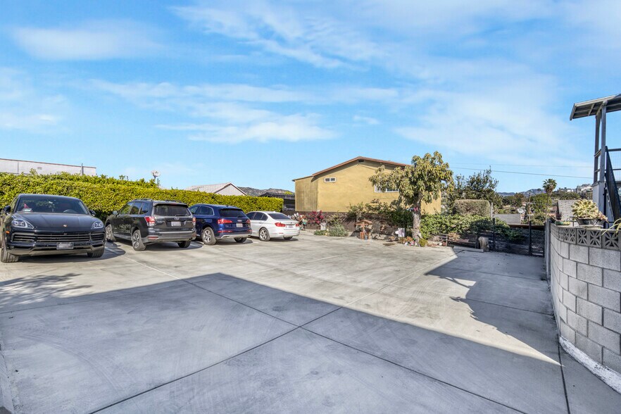 More Photos Of 1437 Lucile Ave, Los Angeles Multifamily For Sale