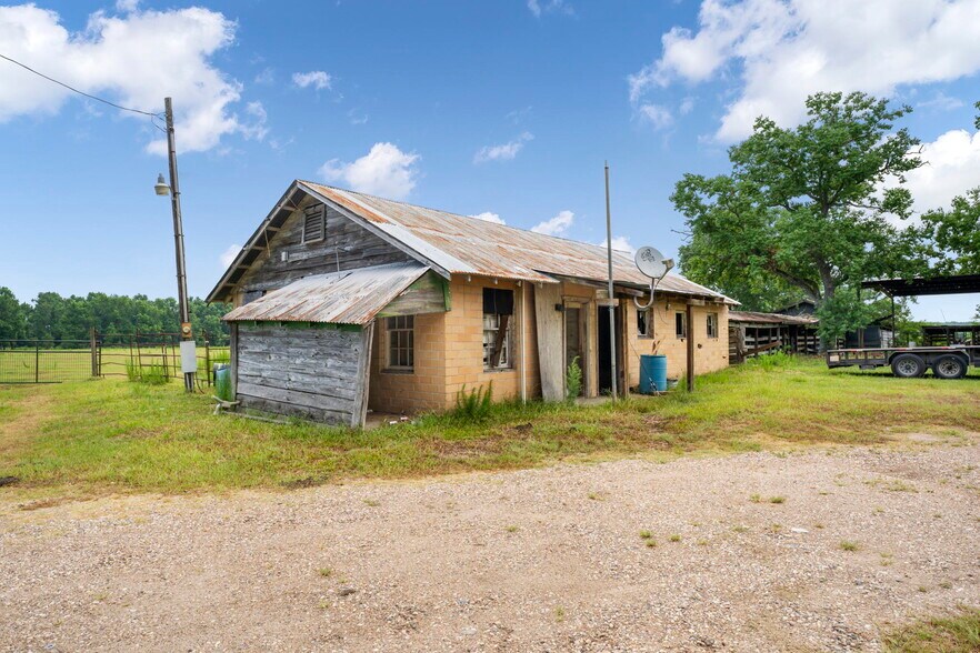 More Photos Of 14630 Hwy 105, Cleveland Land For Sale