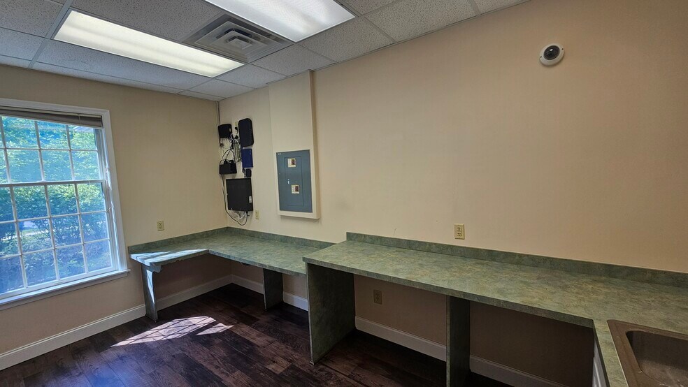 More Photos Of 135 Jackson Rd, Medford Medical For Lease