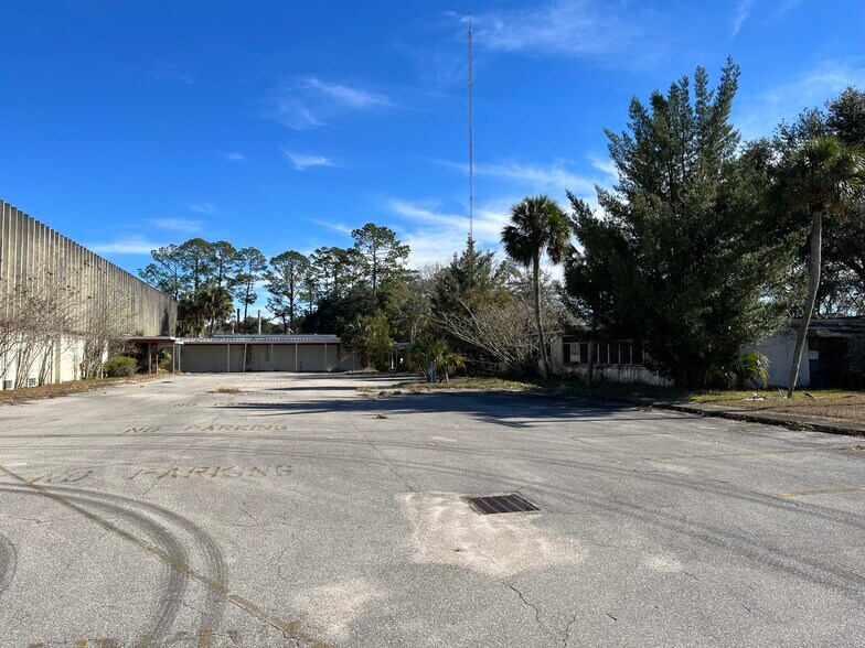 More Photos Of 407 E Ash St, Perry Medical For Sale