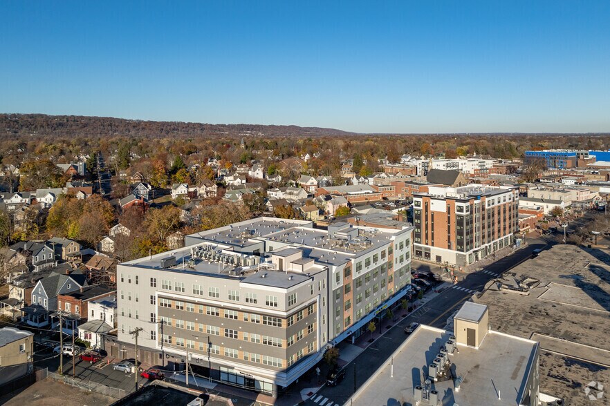 More Photos Of 17-19 W Main St, Bound Brook Apartments For Lease