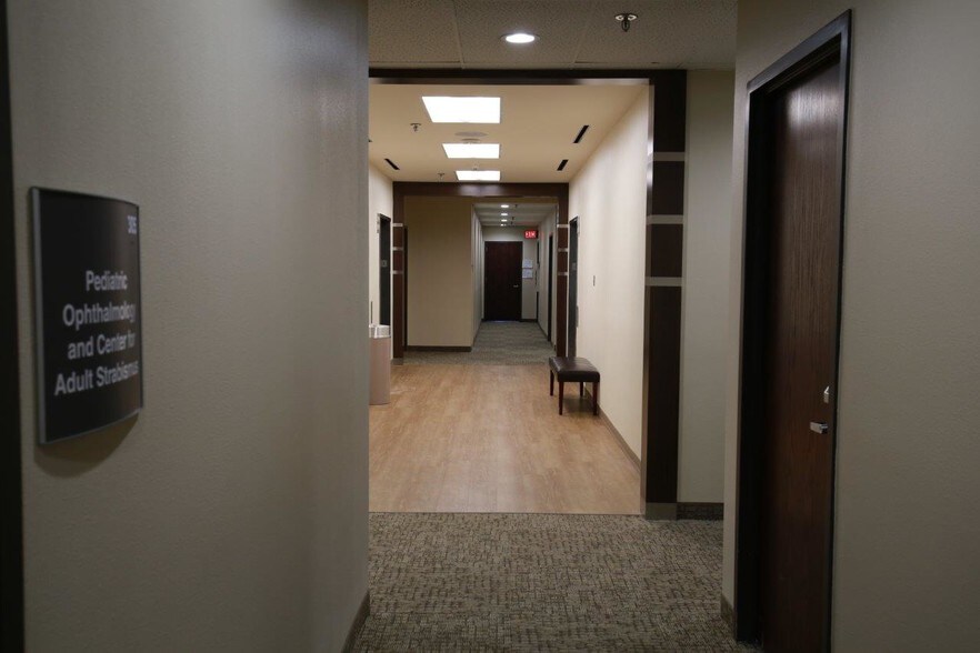 More Photos Of 7150 Greenville Ave, Dallas Medical For Lease