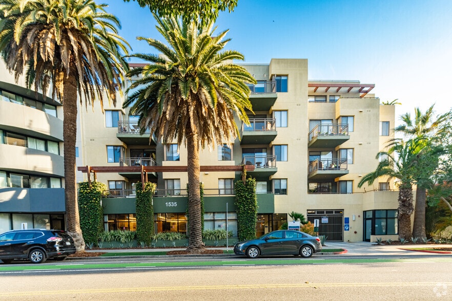More Photos Of 1535 6th St, Santa Monica Apartments For Lease