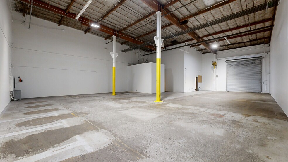 More Photos Of 10 Greg St, Sparks Warehouse For Lease