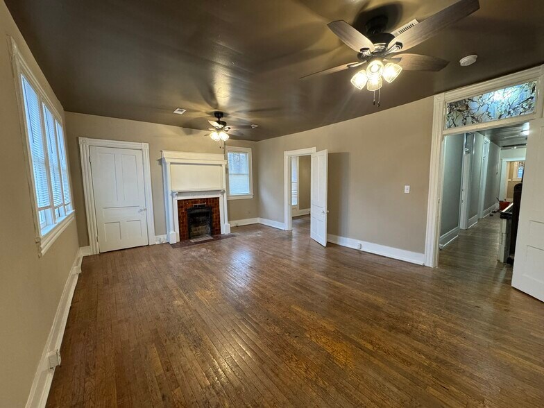 More Photos Of 903 Luttrell St, Knoxville Apartments For Sale