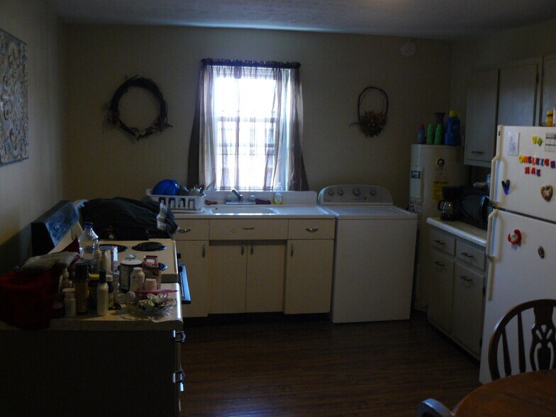 More Photos Of 130 Main St, New Tazewell Storefront Retail Residential For Sale