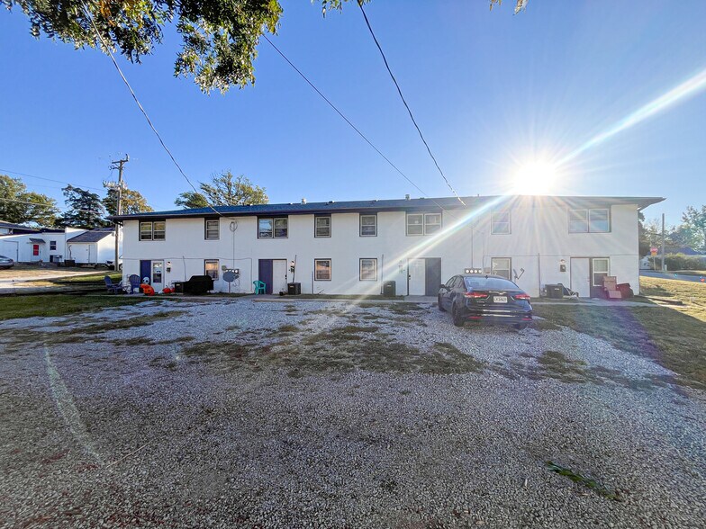 More Photos Of 408 S Mulberry St, Warrensburg Apartments For Sale