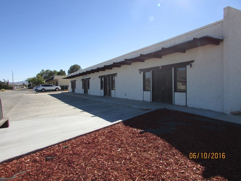 More Photos Of 913 Alene Ave, Ridgecrest Office For Sale