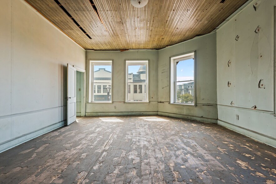 More Photos Of 101-105 S Scales St, Reidsville Storefront Retail Office For Sale