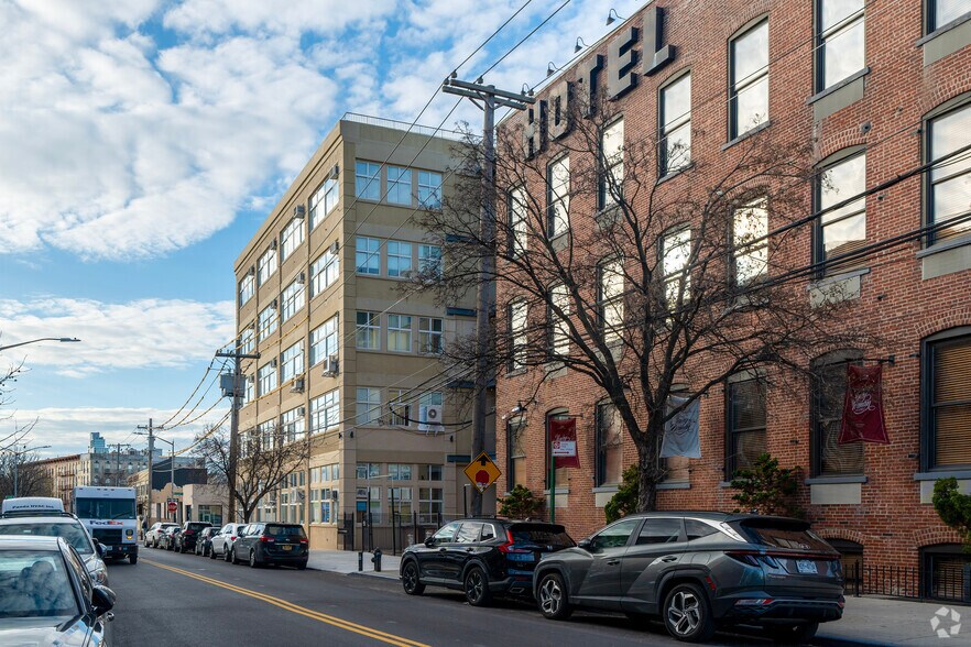 More Photos Of 231 Norman Ave, Brooklyn Apartments For Lease