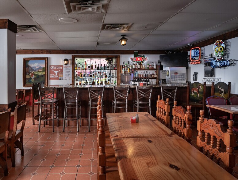 More Photos Of 2134 E 7th St, Austin Restaurant For Sale