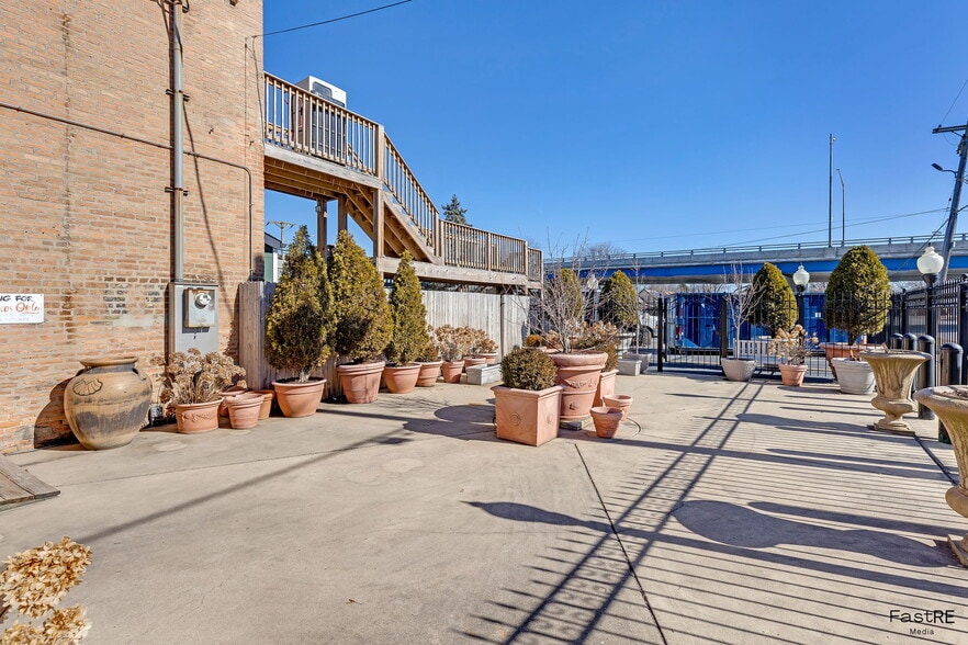 More Photos Of 13325 Olde Western Ave, Blue Island Restaurant For Sale