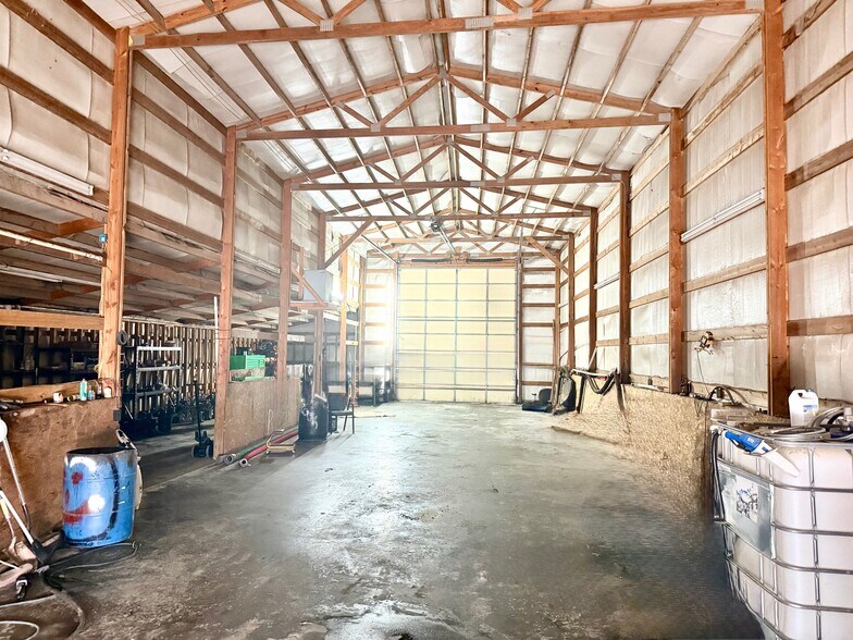 More Photos Of 328 S Interstate Dr, Sikeston Industrial For Lease