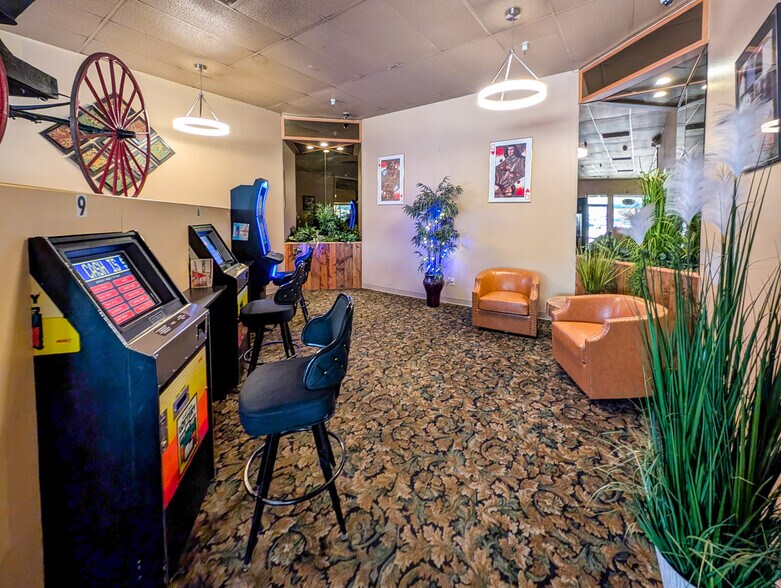 More Photos Of 909 E St Patrick St, Rapid City Storefront Retail Office For Sale