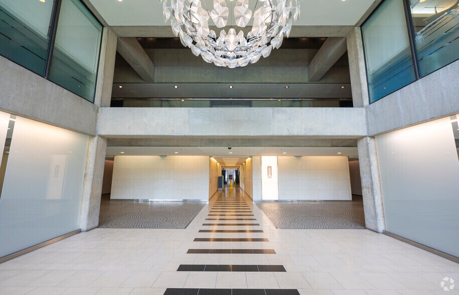 More Photos Of 4 Embarcadero Ctr, San Francisco Office Residential For Lease