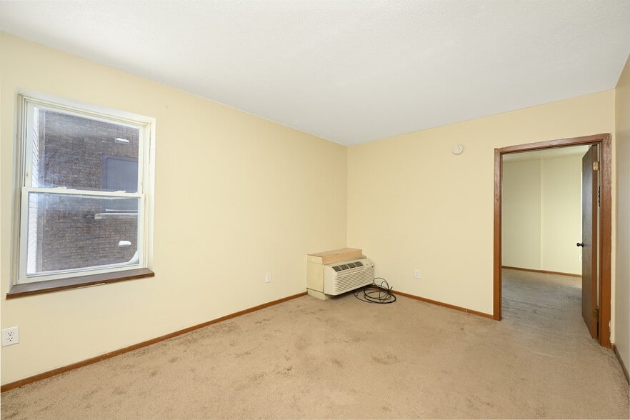 More Photos Of 5 E Wallace Ave, New Castle Apartments For Sale