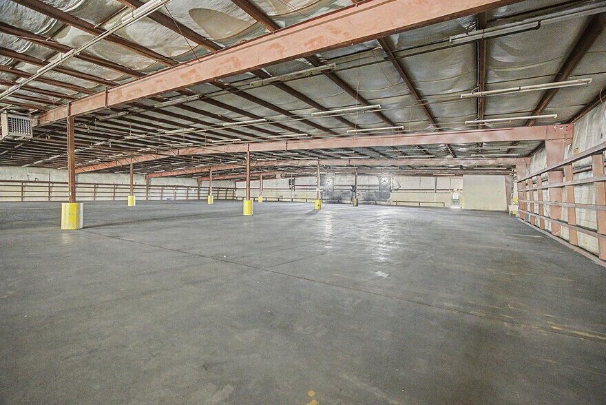 More Photos Of 1121 Skyline Dr, Hopkinsville Manufacturing For Sale