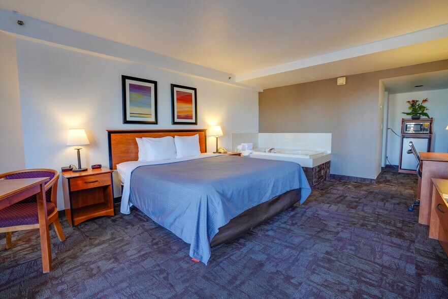 More Photos Of 110 Ville Dr, Boulder City Hotel For Sale