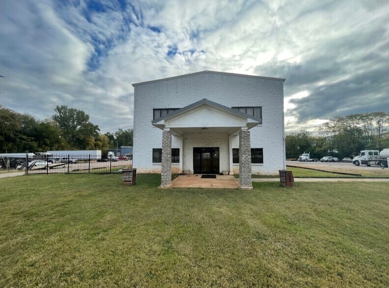 More Photos Of 2513 31st St SW, Birmingham Industrial For Lease