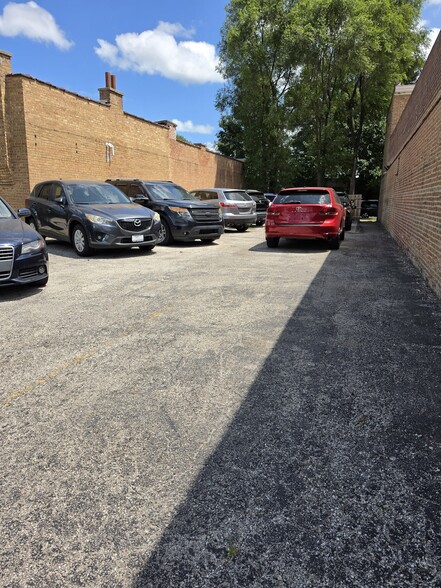 More Photos Of 8040 Ridgeway Ave, Skokie Warehouse For Sale