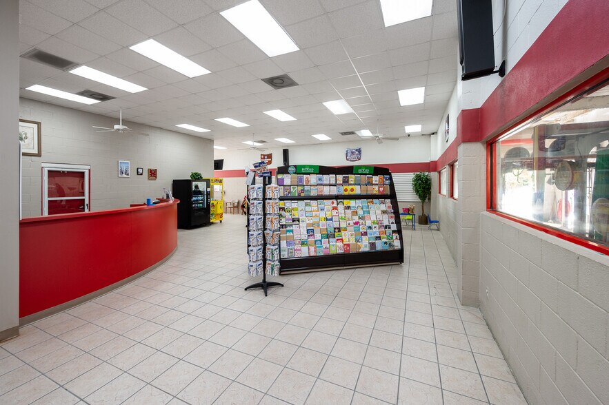 More Photos Of 8090 Gladiolus Dr, Fort Myers Carwash For Sale