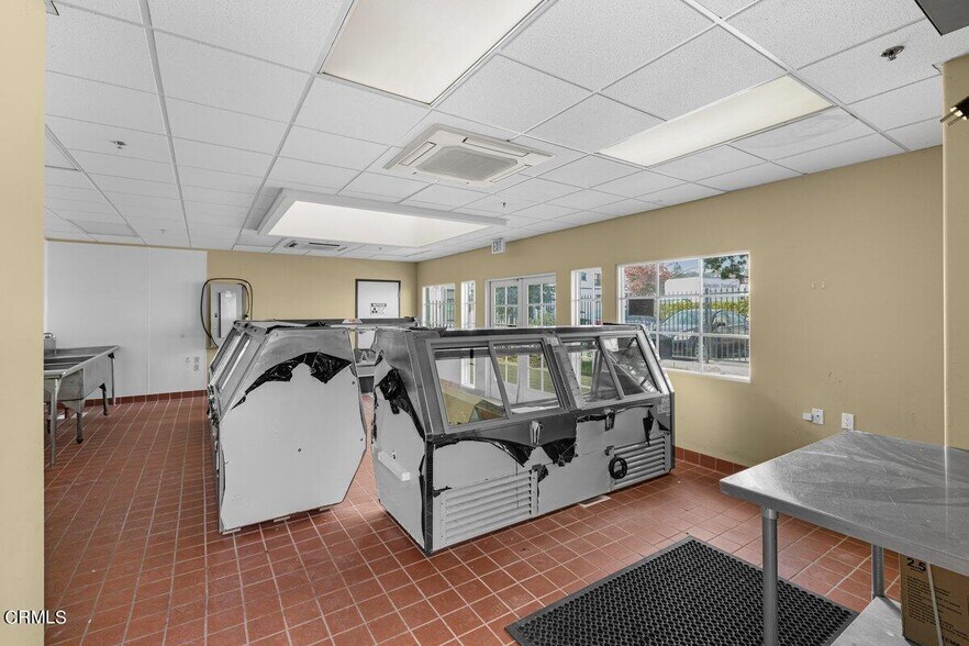 More Photos Of 125 S 10th St, Santa Paula Restaurant For Sale