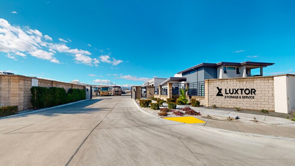 Primary Photo Of 49751 Oates Ln, Coachella Parking Garage For Sale