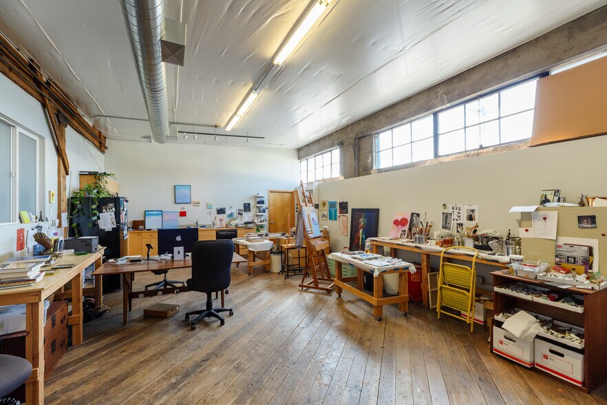 More Photos Of 217 SE Taylor St, Portland Warehouse For Sale