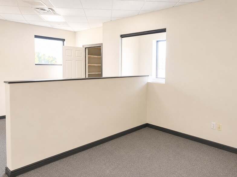 More Photos Of 6713 Broadway, Pearland Unknown For Lease
