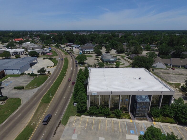 More Photos Of 3029 S Sherwood Forest Blvd, Baton Rouge Loft Creative Space For Lease
