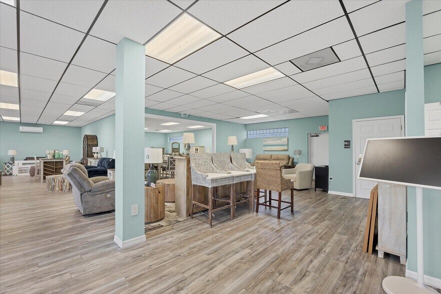 More Photos Of 3279 S Access Rd, Englewood Freestanding For Sale