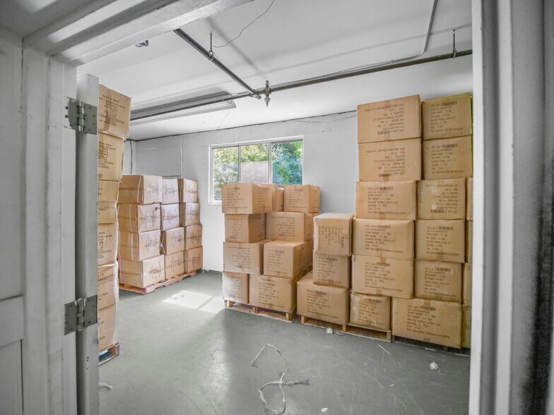 More Photos Of 1434-1440 County Rd, Wantage Warehouse For Sale