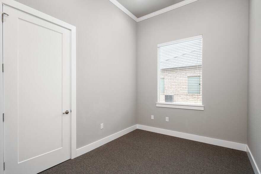 More Photos Of 1400 N Coit Rd, McKinney Medical For Sale