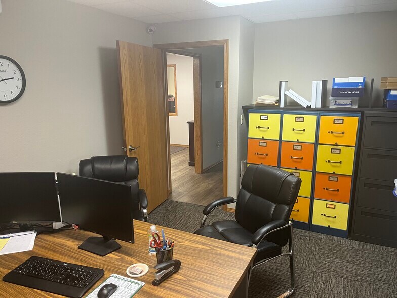 More Photos Of 110 Main St, Salem Office For Sale