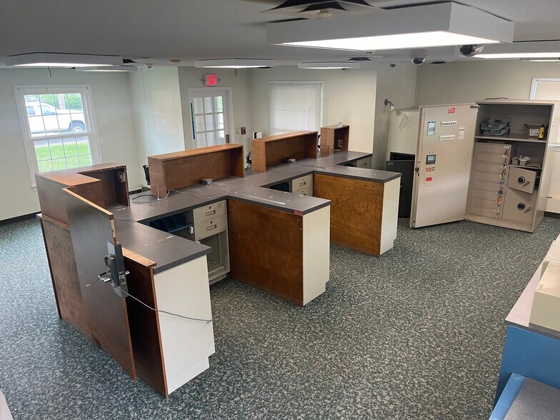 More Photos Of 30 E Otis Rd, Otis Bank For Lease