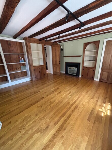 More Photos Of 34 Elm St, Cohasset Office For Lease