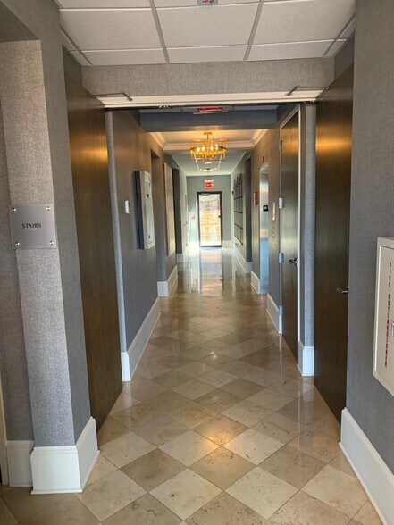 More Photos Of 117 Towne Lake Pky, Woodstock Office For Lease
