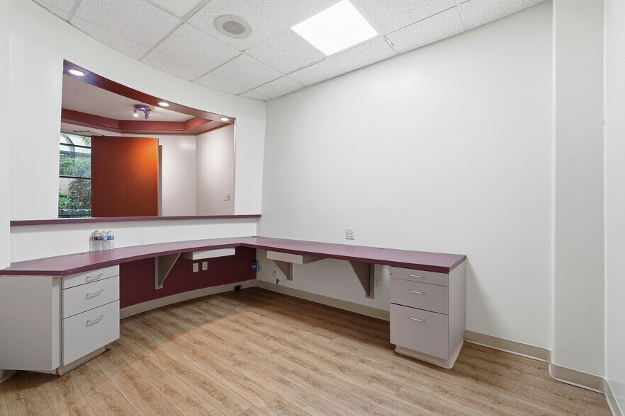 More Photos Of 1000 Newbury Rd, Thousand Oaks Medical For Sale