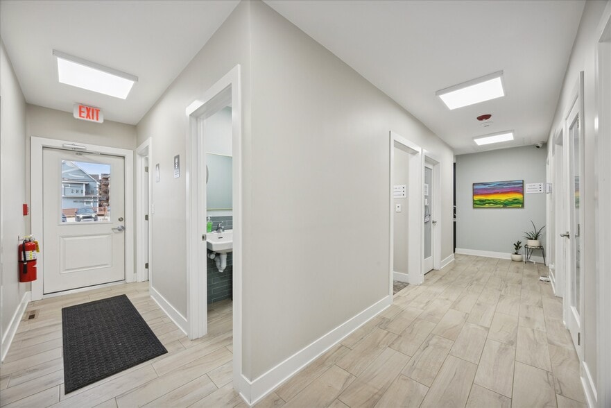 More Photos Of 4910 Main St, Downers Grove Office For Sale