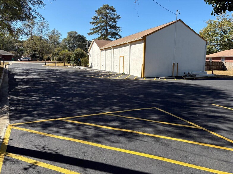 More Photos Of 5712 Redan Rd, Stone Mountain Office For Sale