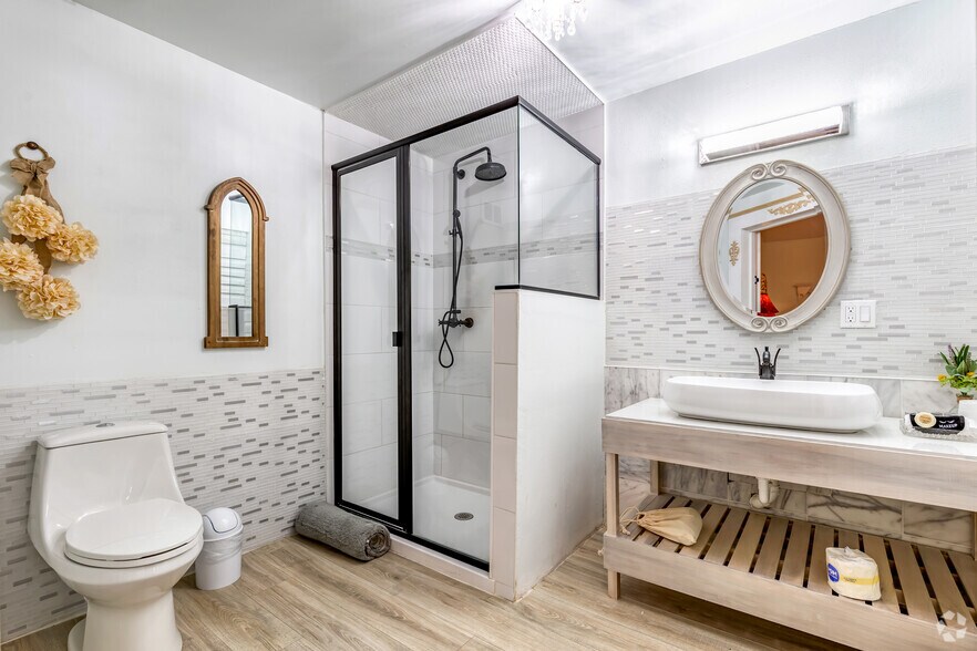 More Photos Of 1128 E Manatee Ave, Bradenton Hotel For Sale