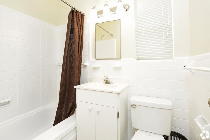 More Photos Of 3301 Chillum Rd, Mount Rainier Apartments For Sale