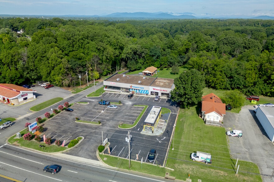 More Photos Of 4846 S Amherst Hwy, Madison Heights Unknown For Lease