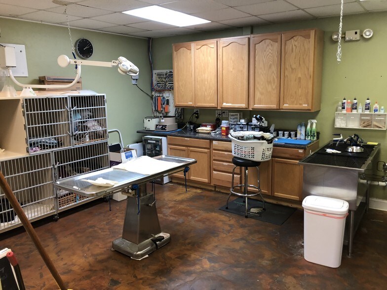 More Photos Of 500 NW 60th St, Gainesville Storefront Retail Office For Lease
