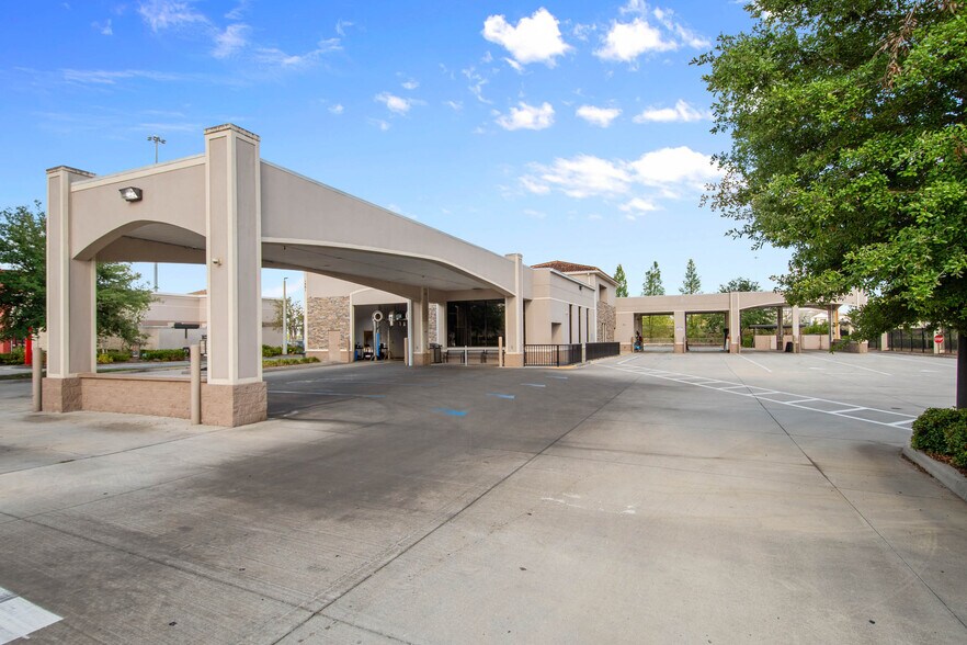 Primary Photo Of 1581 Berwick Dr, Champions Gate Carwash For Sale