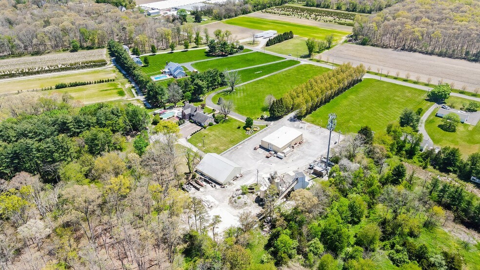 More Photos Of 1445 Catawba Ave, Newfield Service For Sale