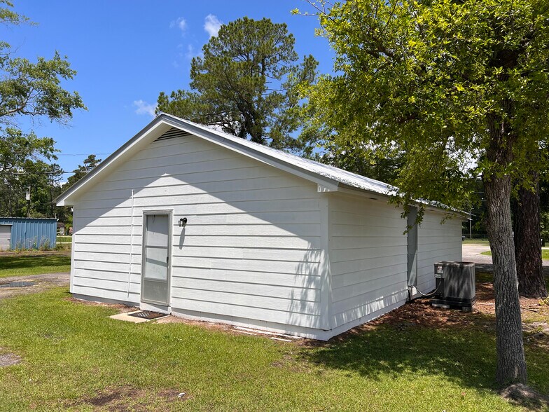 More Photos Of 1609 Hemingway Hwy, Hemingway Storefront Retail Residential For Sale